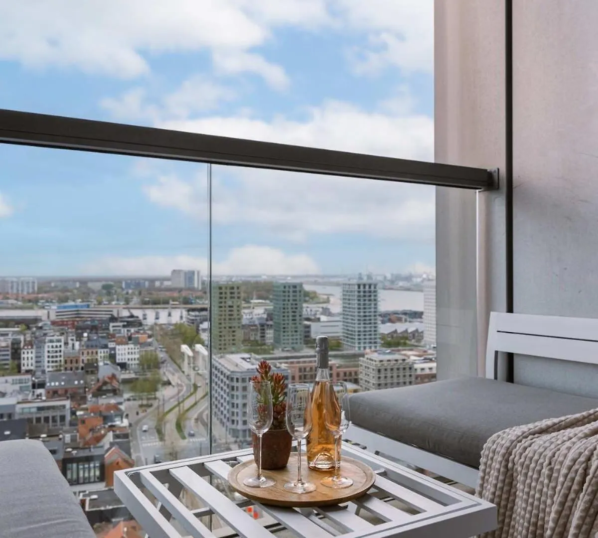 Huswell - Apartment With Beautiful View Of 안트베르펜